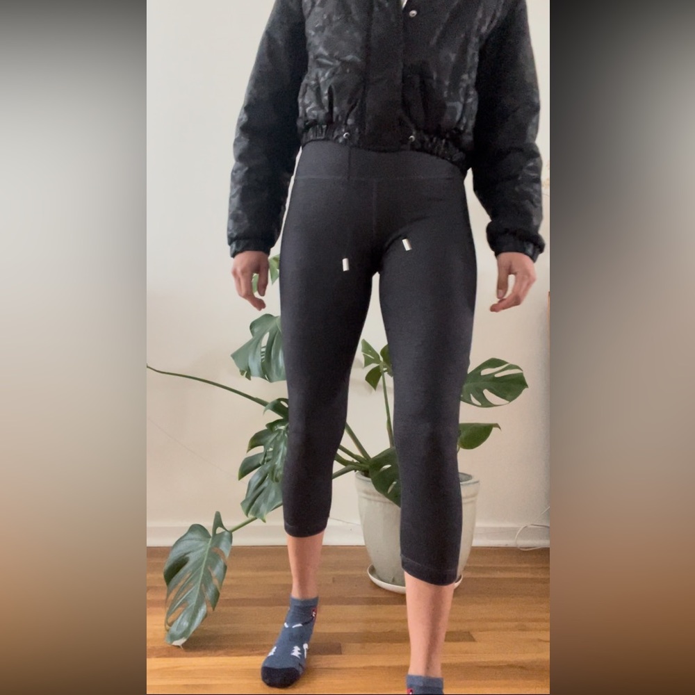 Cropped dark grey heather leggings